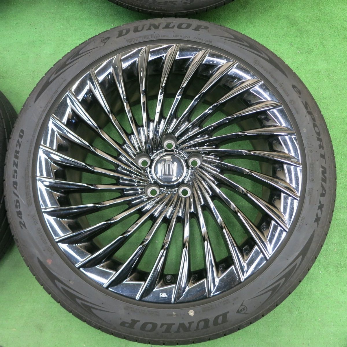 クラウン系　WALD20インチ　タイヤバリ溝24年製 クラウン系WALD20インチタイヤバリ溝24年製