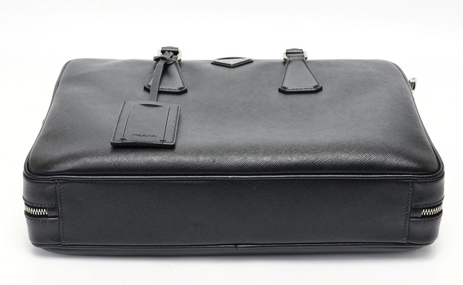 PRADA プラダ　ビジネスバッグ サフィアーノレザー 三角ロゴプレート 本物 PRADA プラダ ビジネスバッグ サフィアーノレザー 三角ロゴプレート