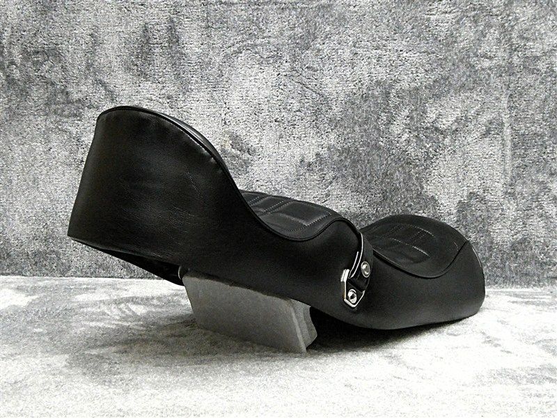 即*ン様 NC36 新あんこ E4黒 カスタムシート/CB400fourチョビ三 NC36 黒E4柄 カスタムシート /チョビ三CB400four ヨンフォア