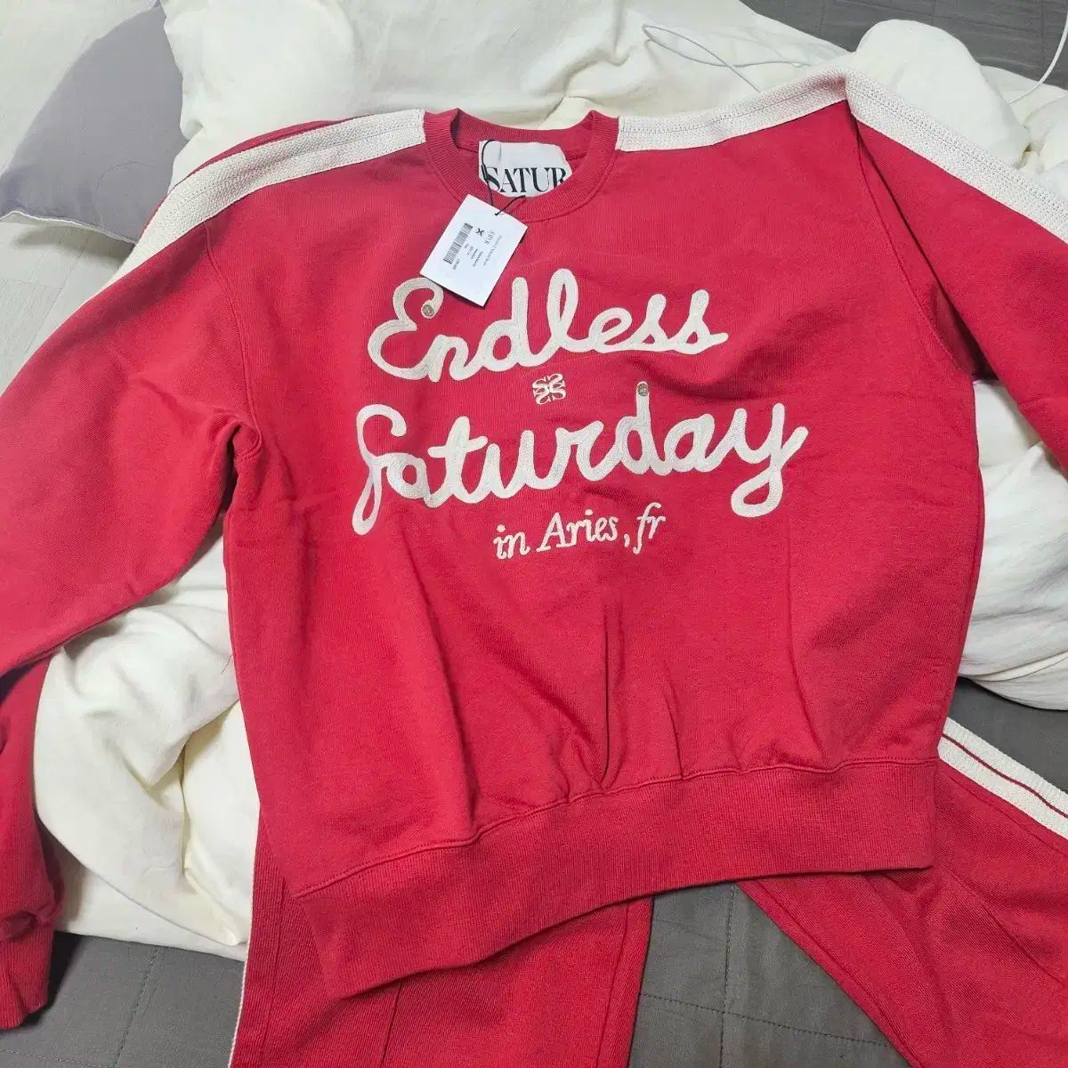 SATUR モデル セター トラックパンツ スウェット セット レッド レディース オススメ