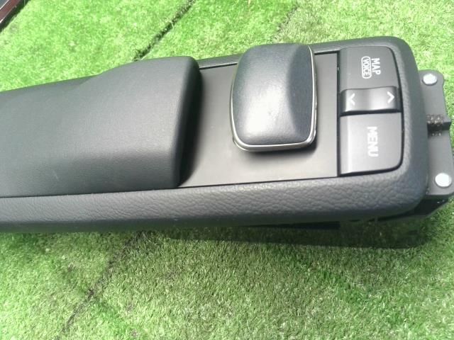 AVE30 カーナビゲーションユニット パナソニックCQ-US03J3AJ