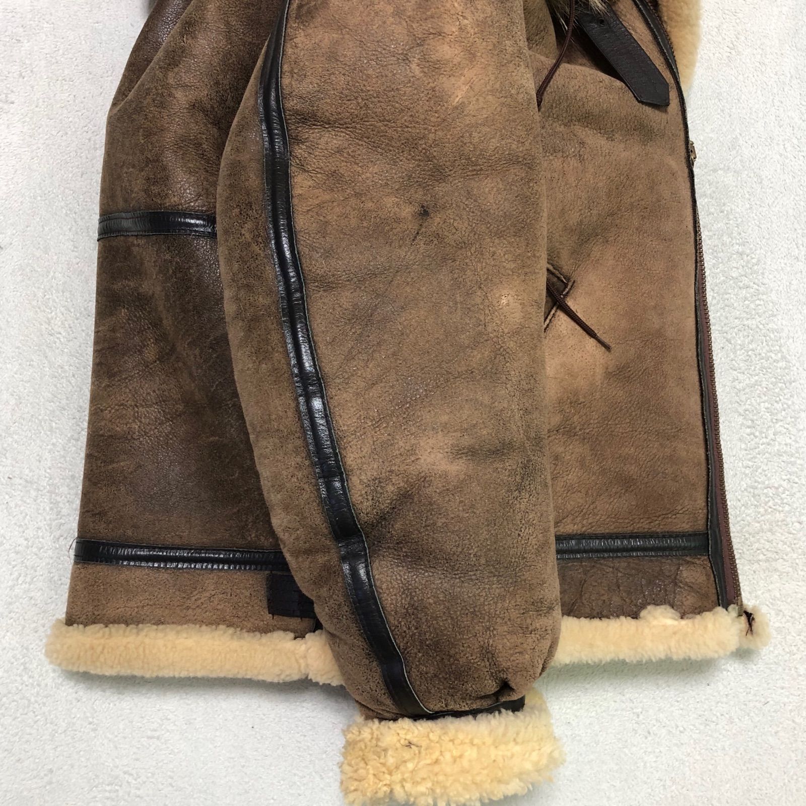 AVIREXアビレックス　B-3フライトジャケット ボア　ファー Amazon | [アヴィレックス] B-3 フライト ジャケット リアル