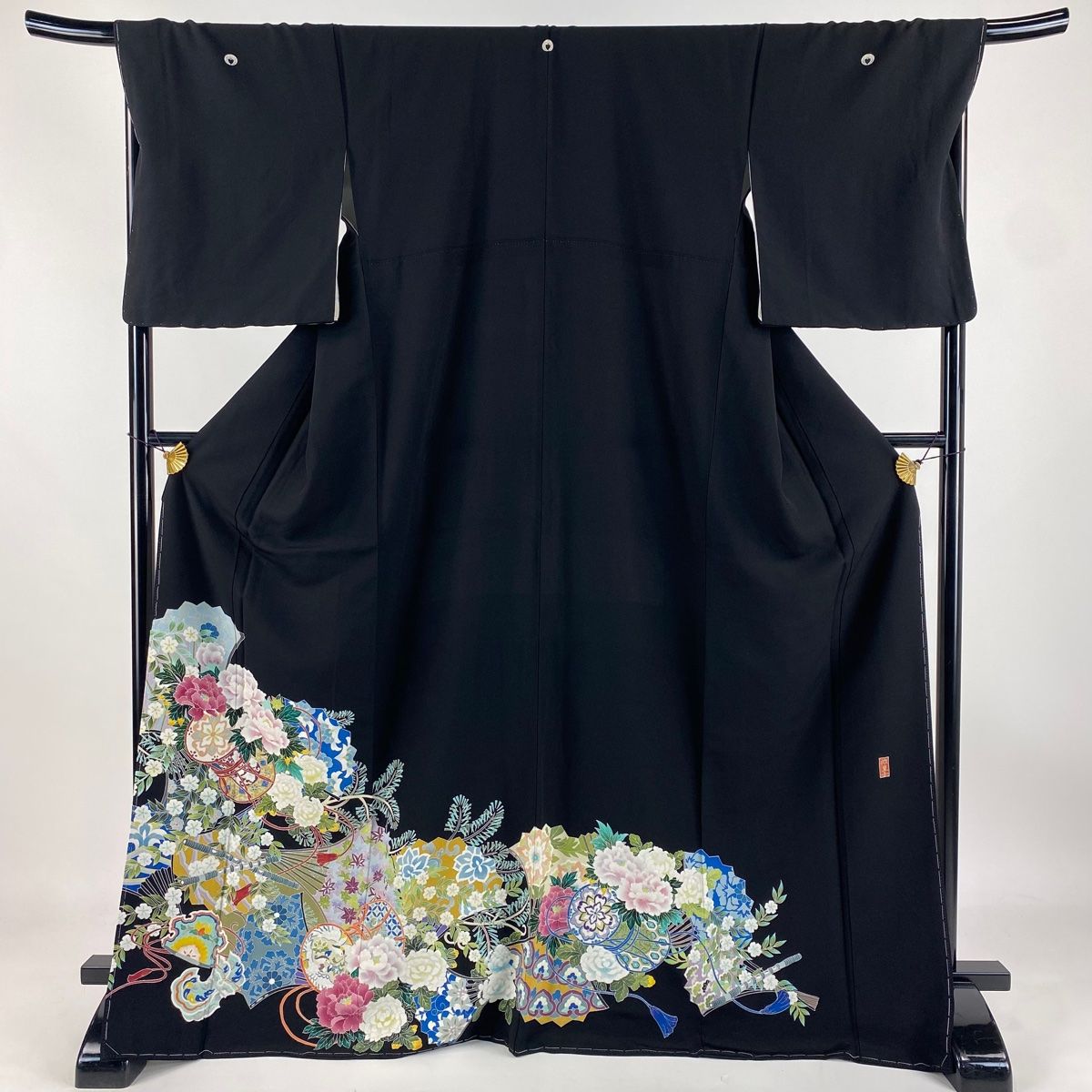 黒留袖 身丈166cm 裄丈71.5cm L 袷 落款 鼓 草花 黒 正絹 秀品