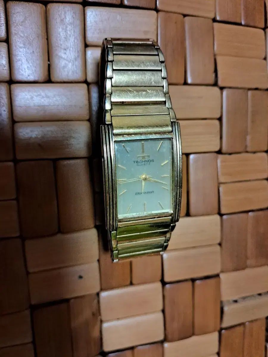 テクノス 紫ゾーン 金 スクエア 時計