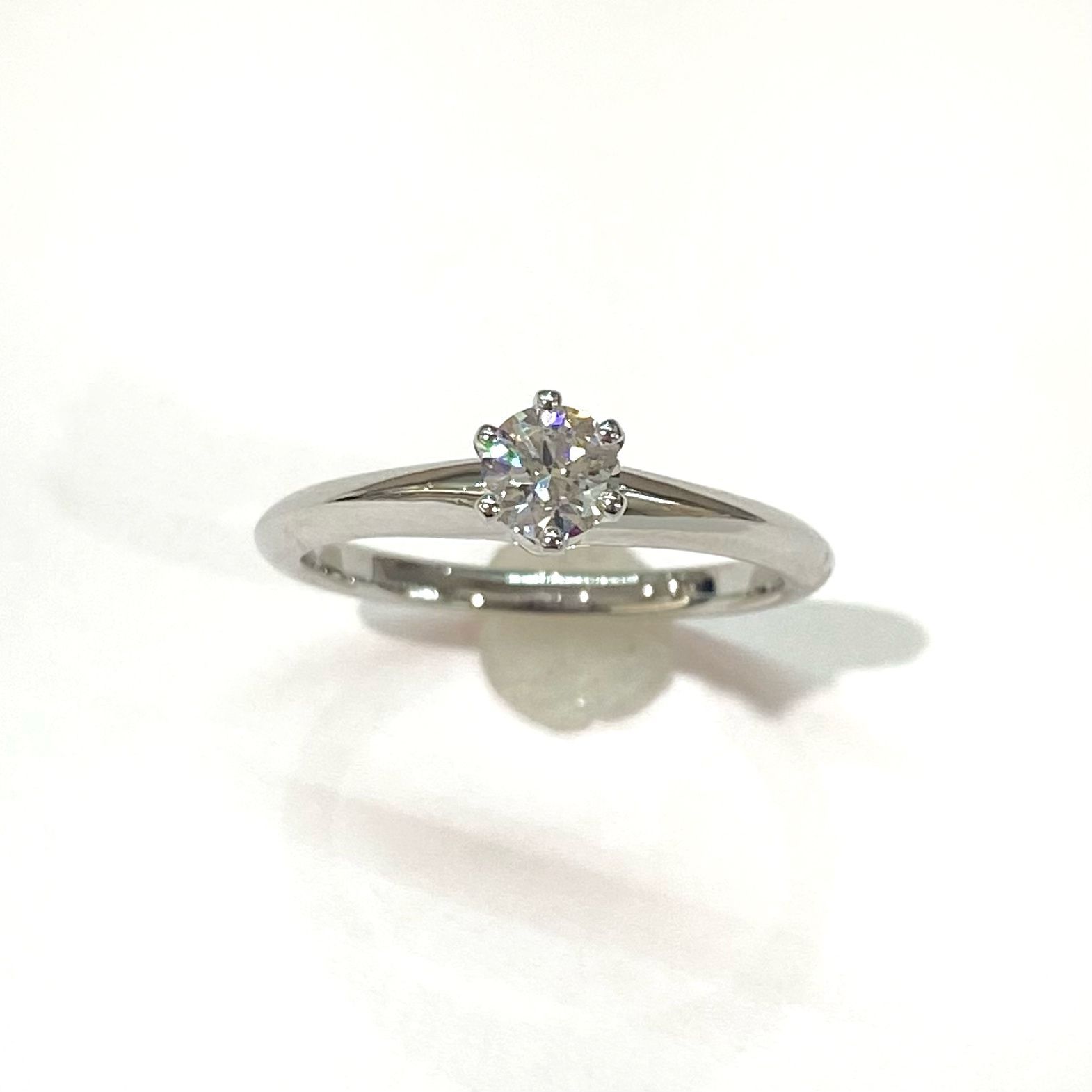 Tiffany & Co. 婚約指輪0.26カラット