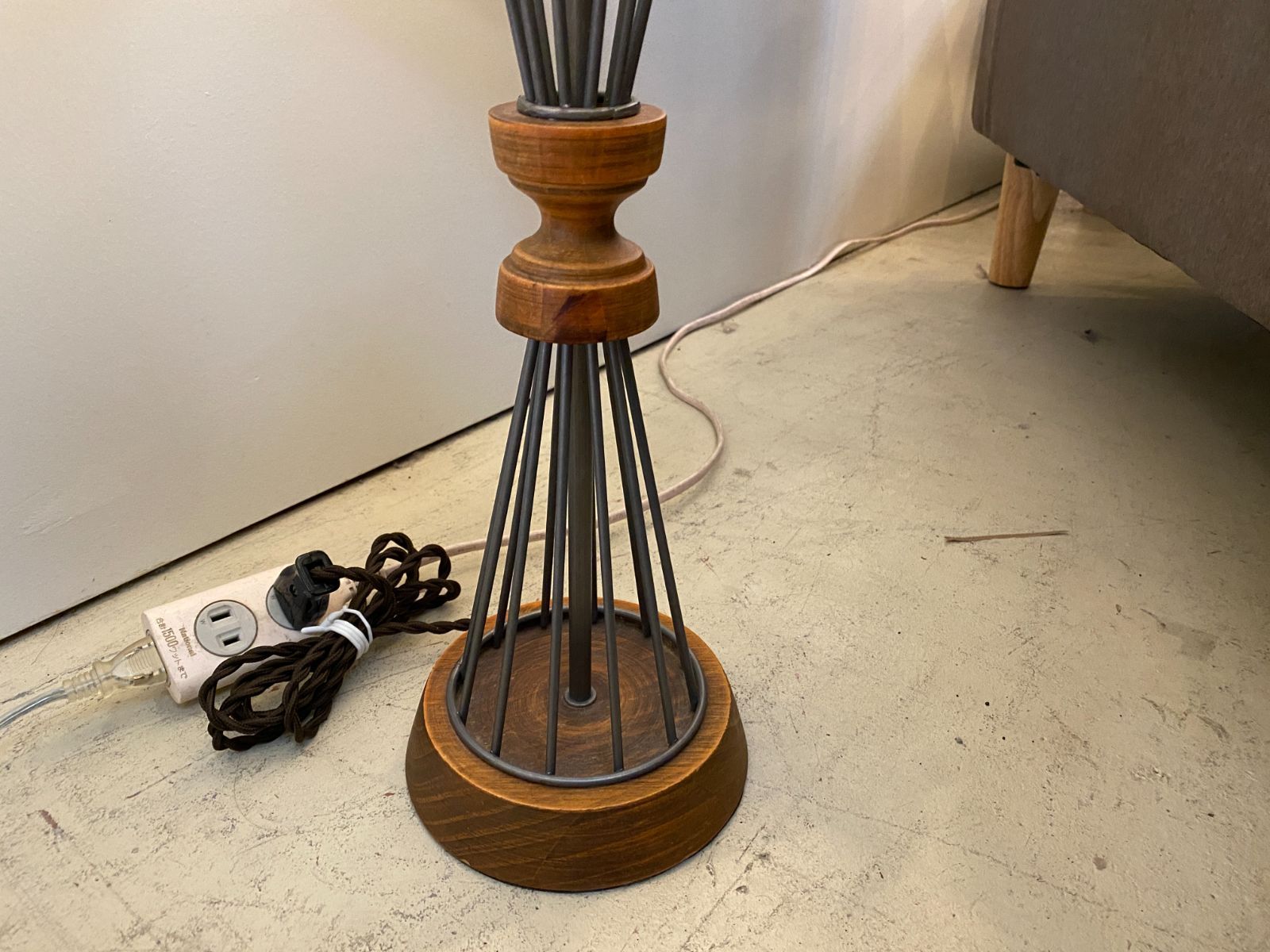 □ACME Furniture アクメファニチャー ベゼル テーブルランプ □ACME Furniture アクメファニチャー ベゼル テーブルランプ