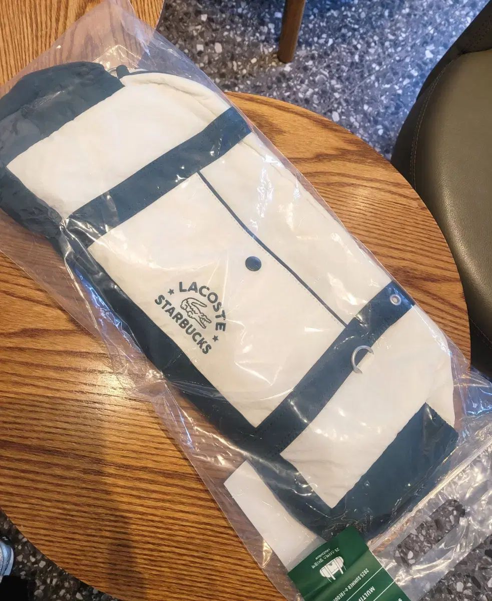 STARBUCKS スターバックス LACOSTE ラコステ マルチバッグ 販売