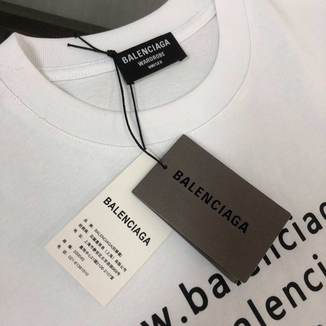 送料込み即日発送　BALENCIAGA クルーネック　ロゴ　リブニット　ホワイト BALENCIAGA - バレンシアガ 20AW 625985 T3180 3Dスクリブルロゴ
