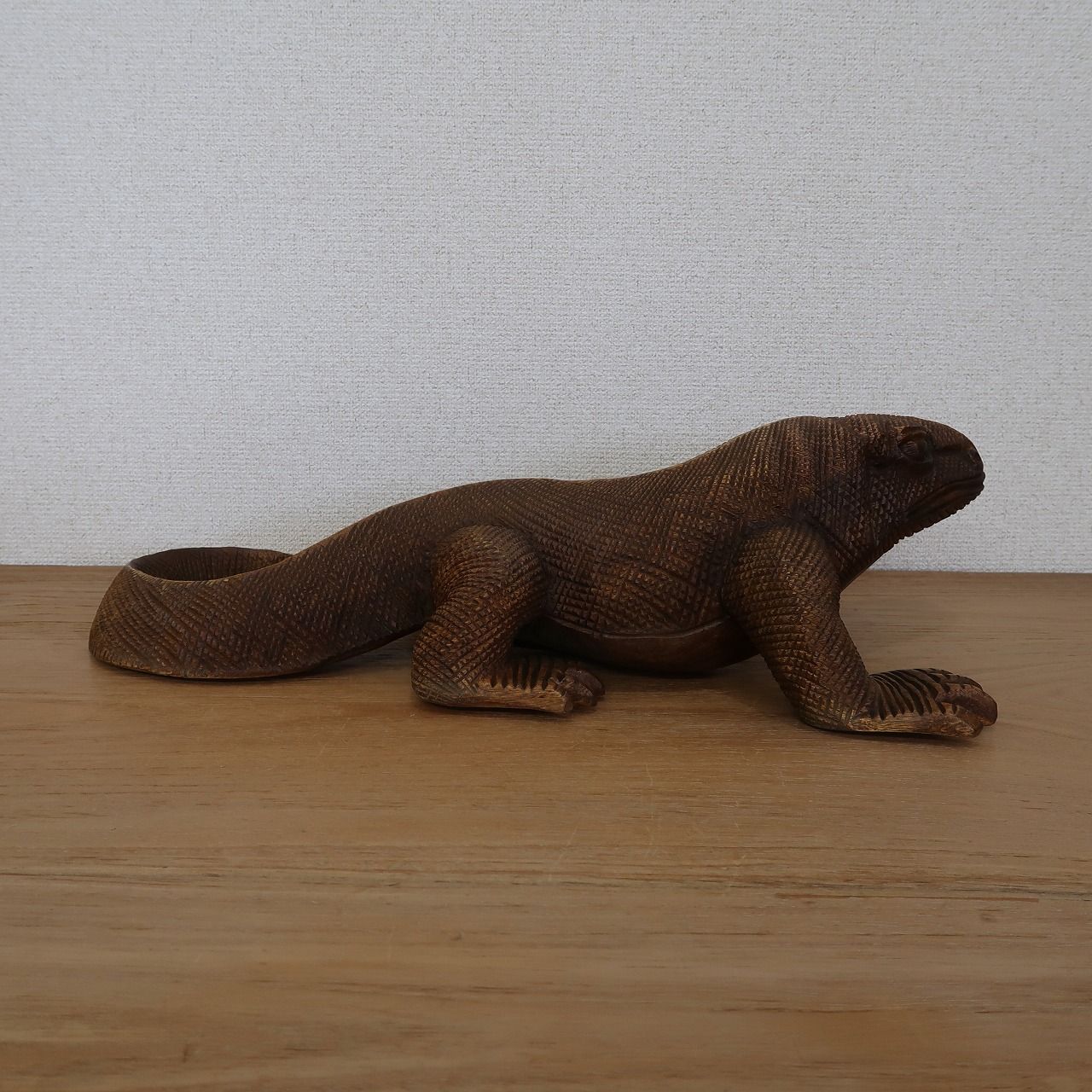 日本製お得手彫り　コモド　トカゲ　ドラゴン　黒　70cm その他