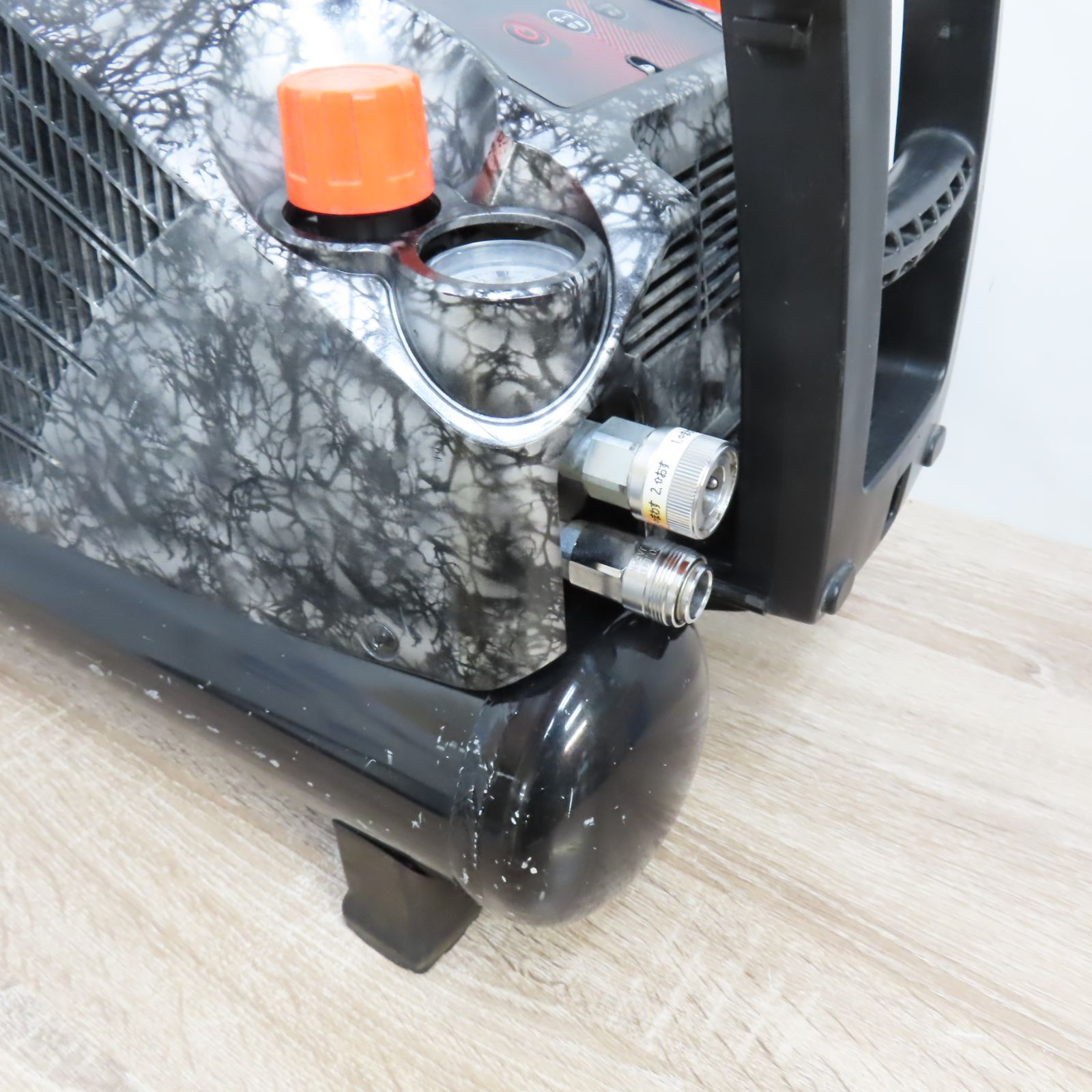 コンプレッサー