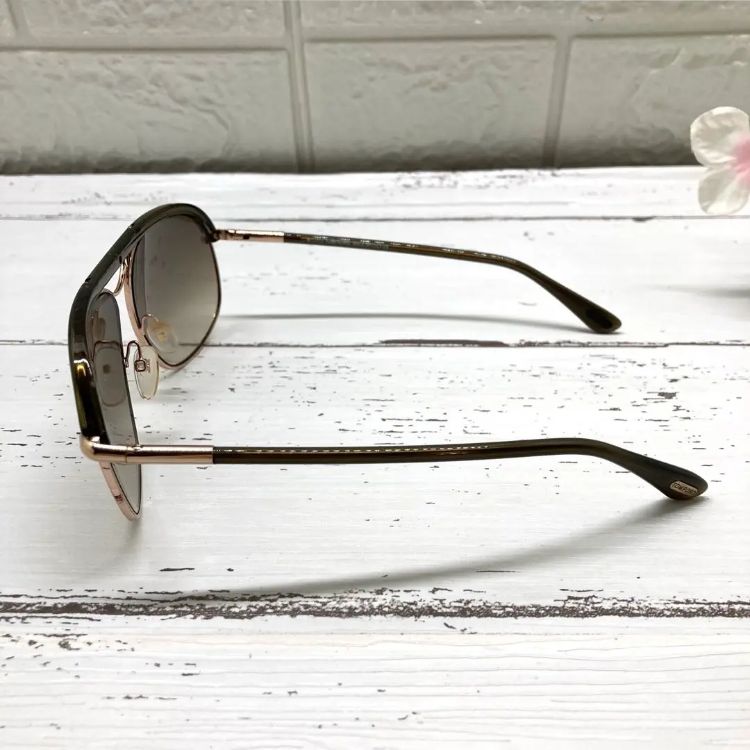 極美品❣️TOM FORDトムフォードRussell TF234サングラス 極美品❣️TOM FORDトムフォードRussell TF234サングラス - メルカリ