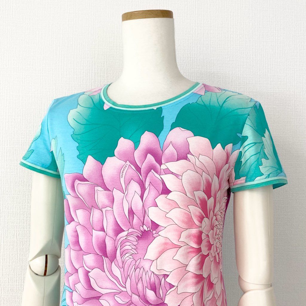 レオナール半袖Tシャツ。綿100％ レオナール 花柄 100%綿 半袖シャツ