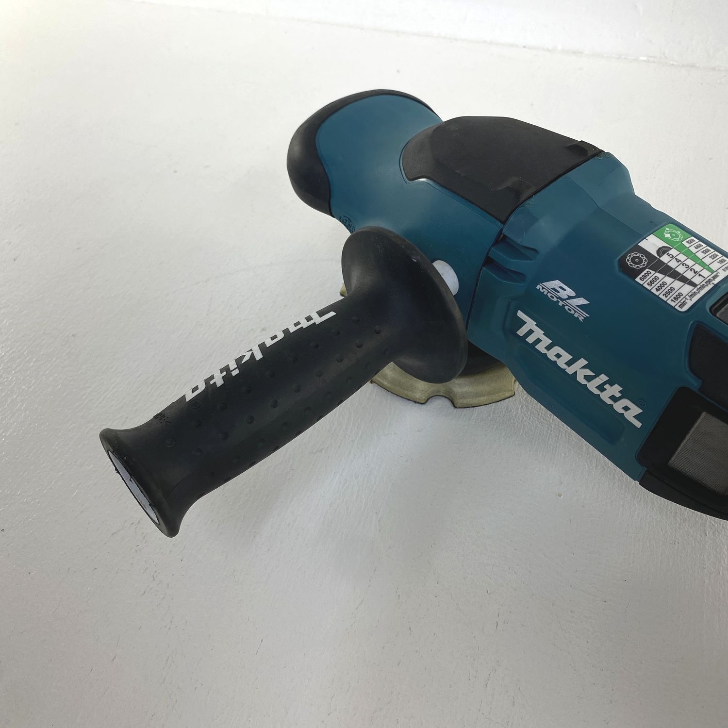 加古川物流 品 マキタ 18v 充電式ランダムオービットポリッシャ 本体のみ PO500D 424