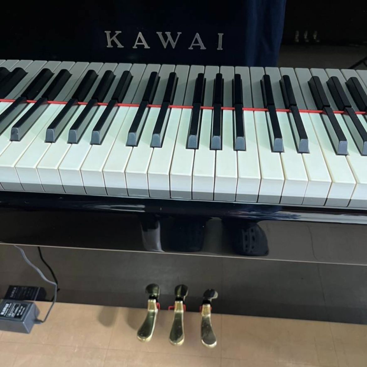 【ピアノ調律師の店】アップライトピアノ カワイ KAWAI K70AT 純正消音器付 中古ピアノ 美品 人気モデル ※送料別途要