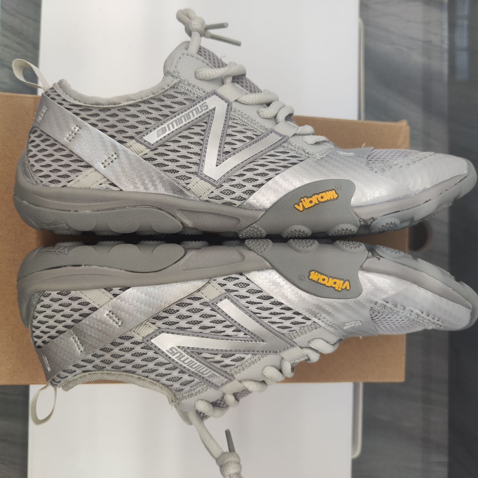 新品未使用 New Balance MT10OAB ニューバランス MT10 シルバー