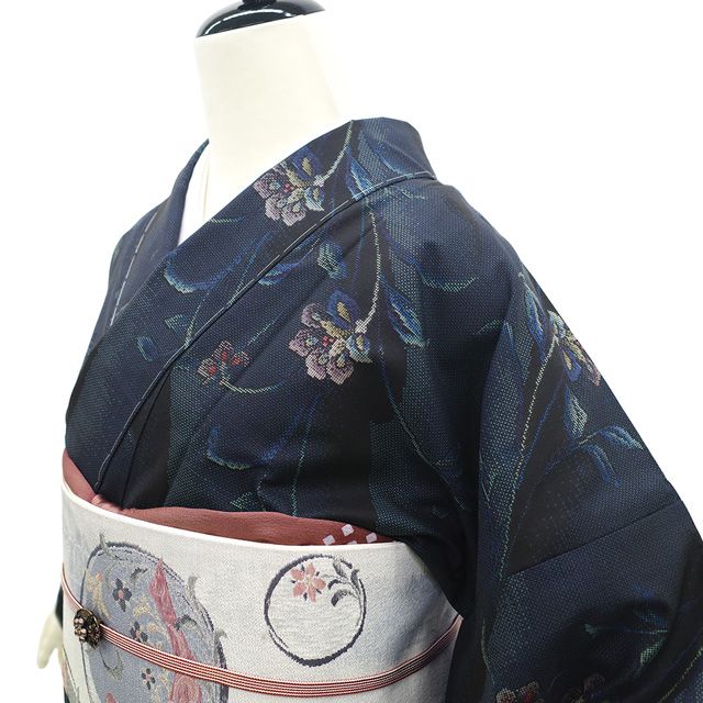 新古品】 本場大島紬 着物 未使用 正絹 大島紬 泥染め 7マルキ カタス