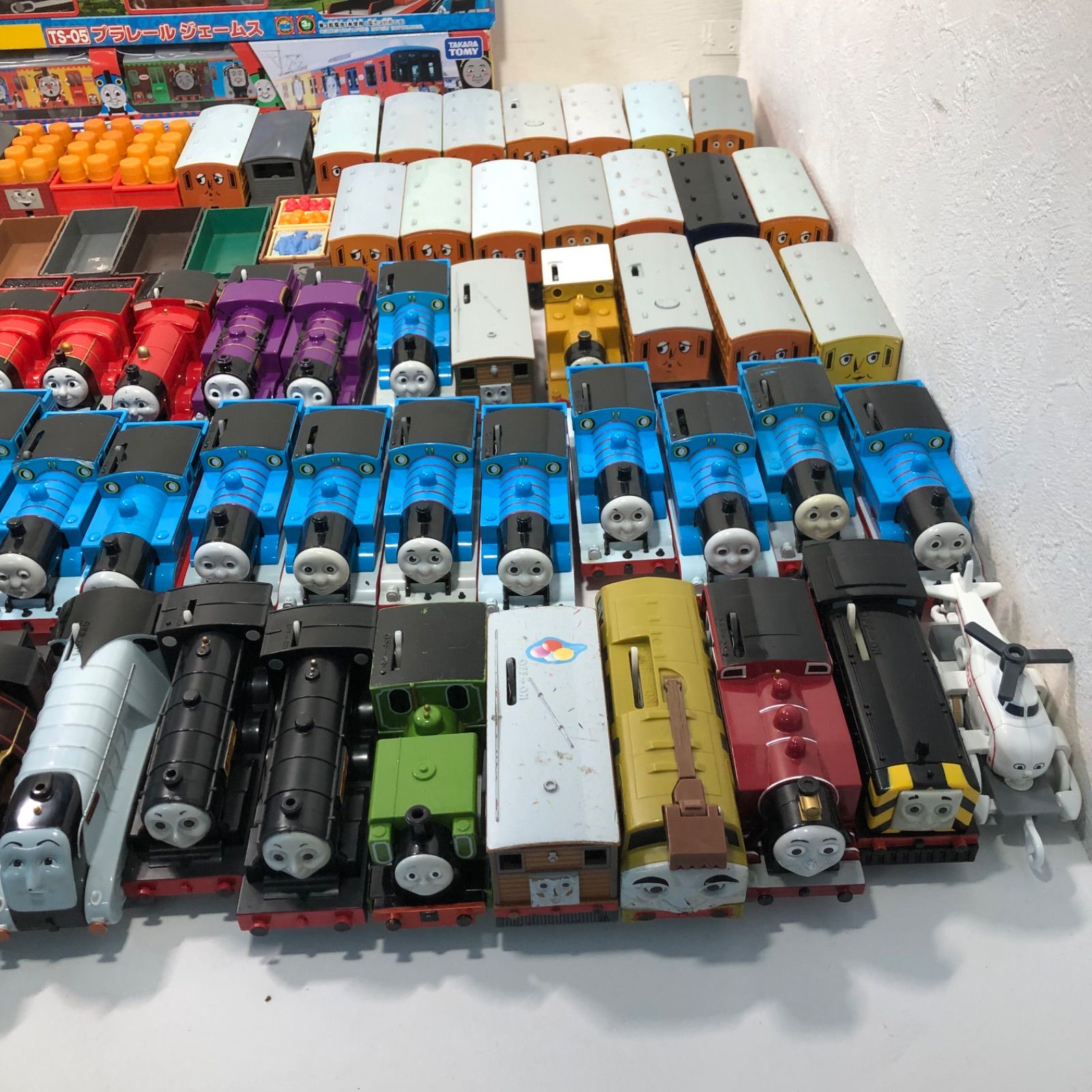 ☆TOMY プラレール 機関車トーマス 列車 貨車 大量 91台 まとめ