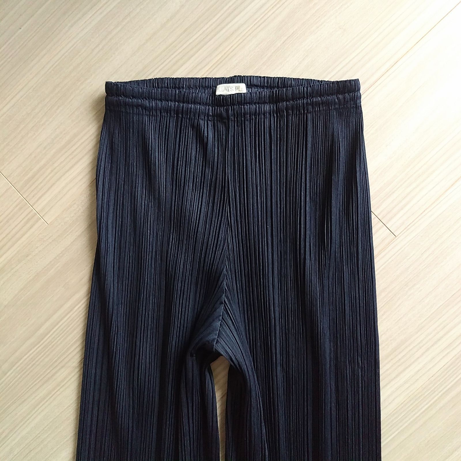 イッセイミヤケ／PLEATS PLEASE ワイドパンツ イージーパンツ