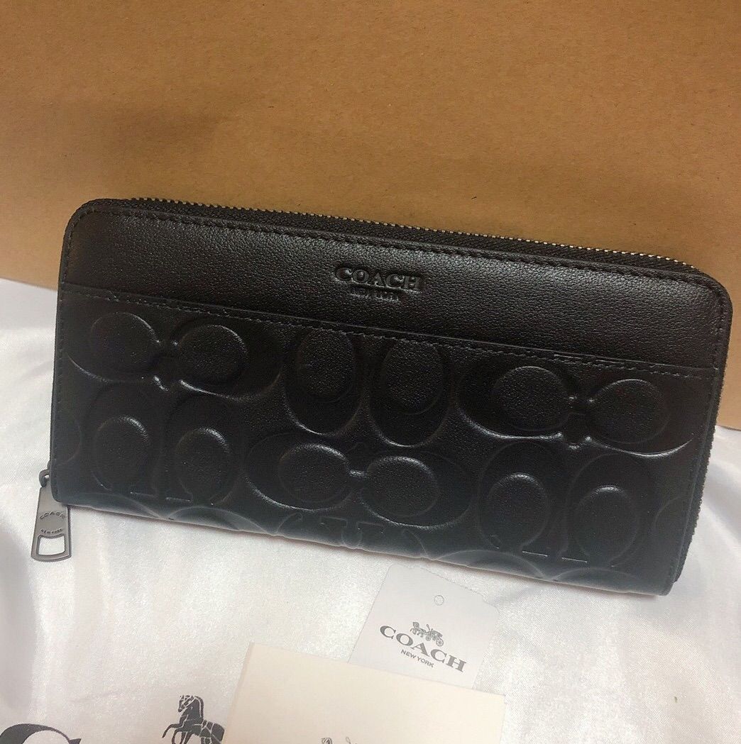 チャー COACH エンボスドレザー アコーディオン ジップ長財布の通販 by