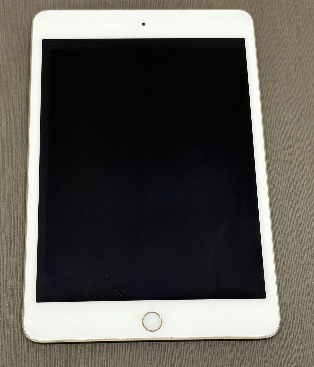 専用　iPad mini 4 64GB Wi-Fi + docomo ジャンク ジャンク】iPad mini 4 ゴールド 64GB Wi-Fi モデル -J24