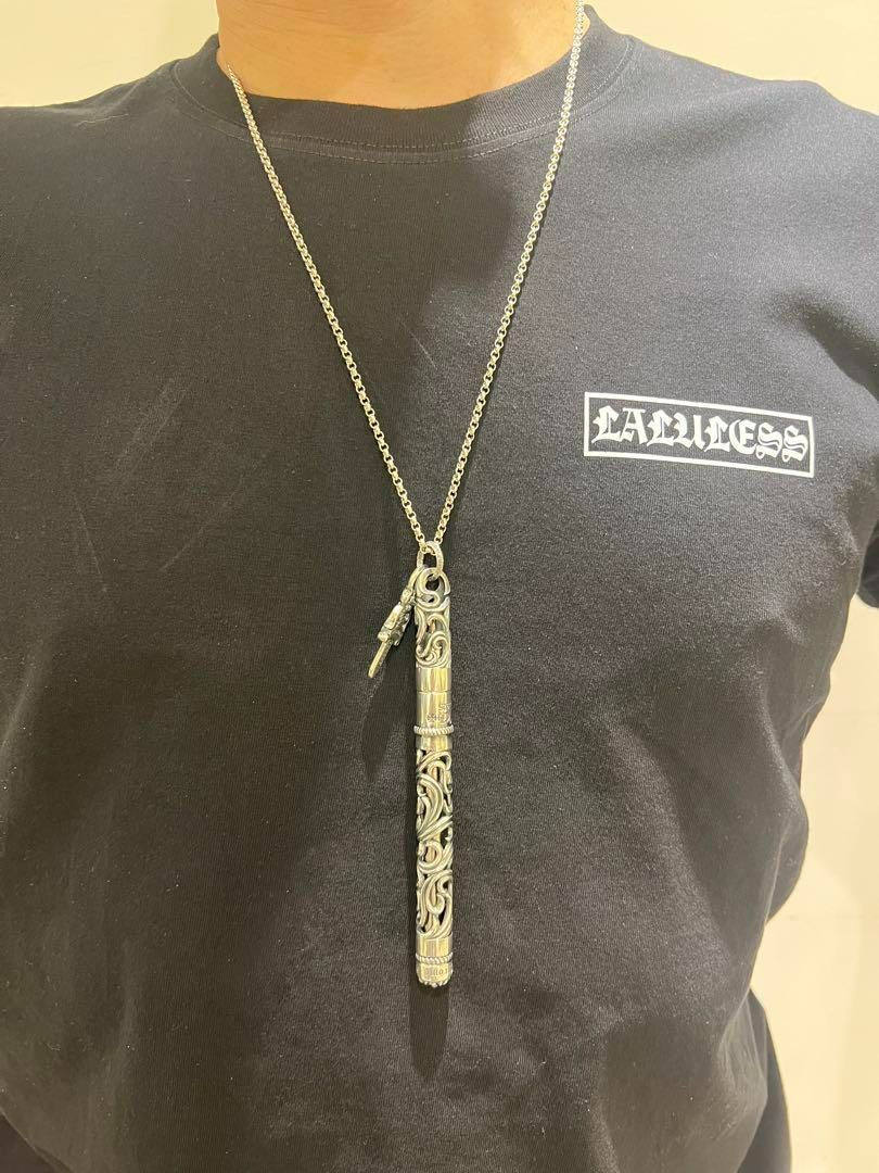 重厚シルバーペンダントとしても使えるペン