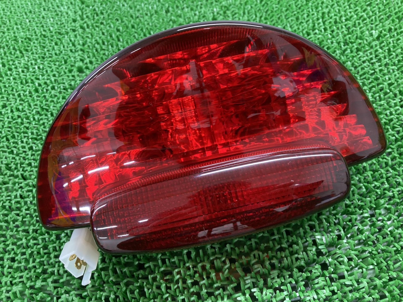 バンディット400V テールランプ 35710-95 スズキ 純正 中古 バイク 部品 GK7AA バンディット250V コンディション良好 割れ欠け無し 品薄