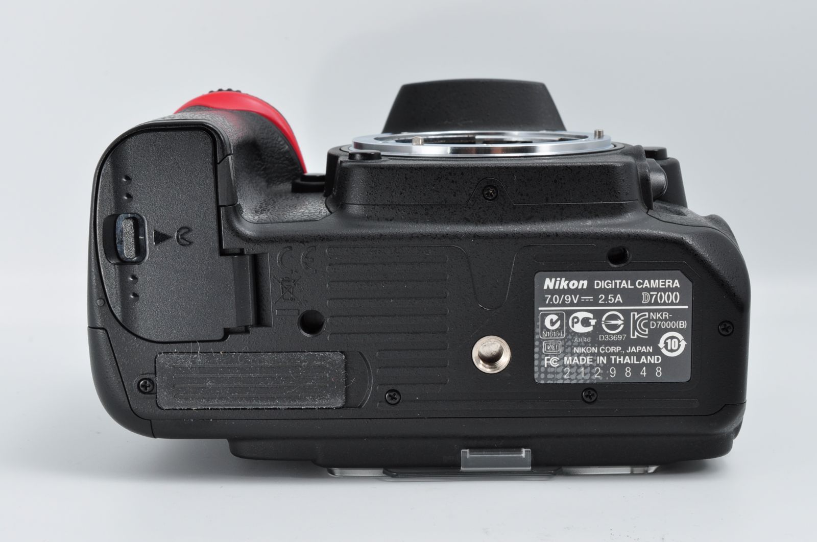 美品Nikon ニコン D7000 ボディ一眼レフカメラ　充電器・バッテリー付属 ☆ショット数6,632枚☆【極上美品】ニコン Nikon D7000 デジタル 一眼