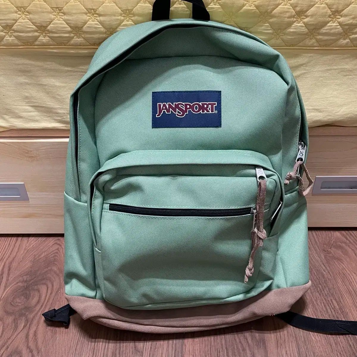 JANSPORT ライトバッグ バックパック
