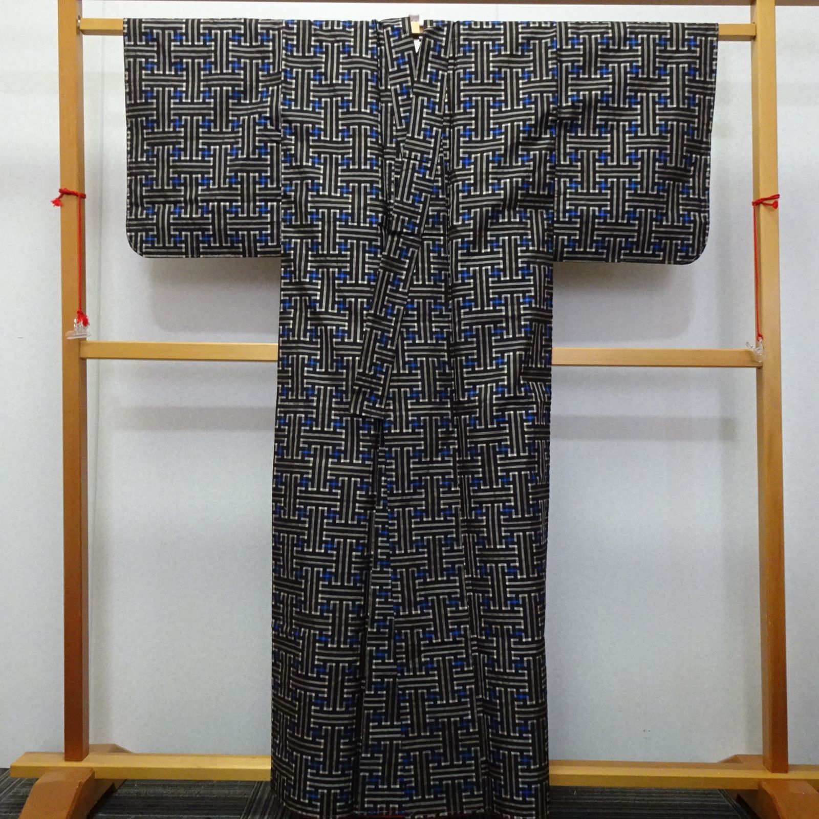 1419★本場大島紬 秋名バラ 龍郷 着物 2枚セット おまとめ リメイク素材 楽天市場】秋名 バラの通販