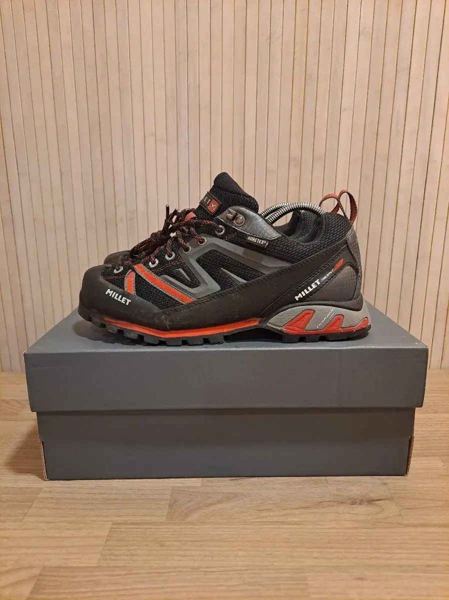 MILLET ミレー GORE-TEX ゴアテックス トレッキングシューズ 登山靴 ブラック オレンジ 260 サイズ