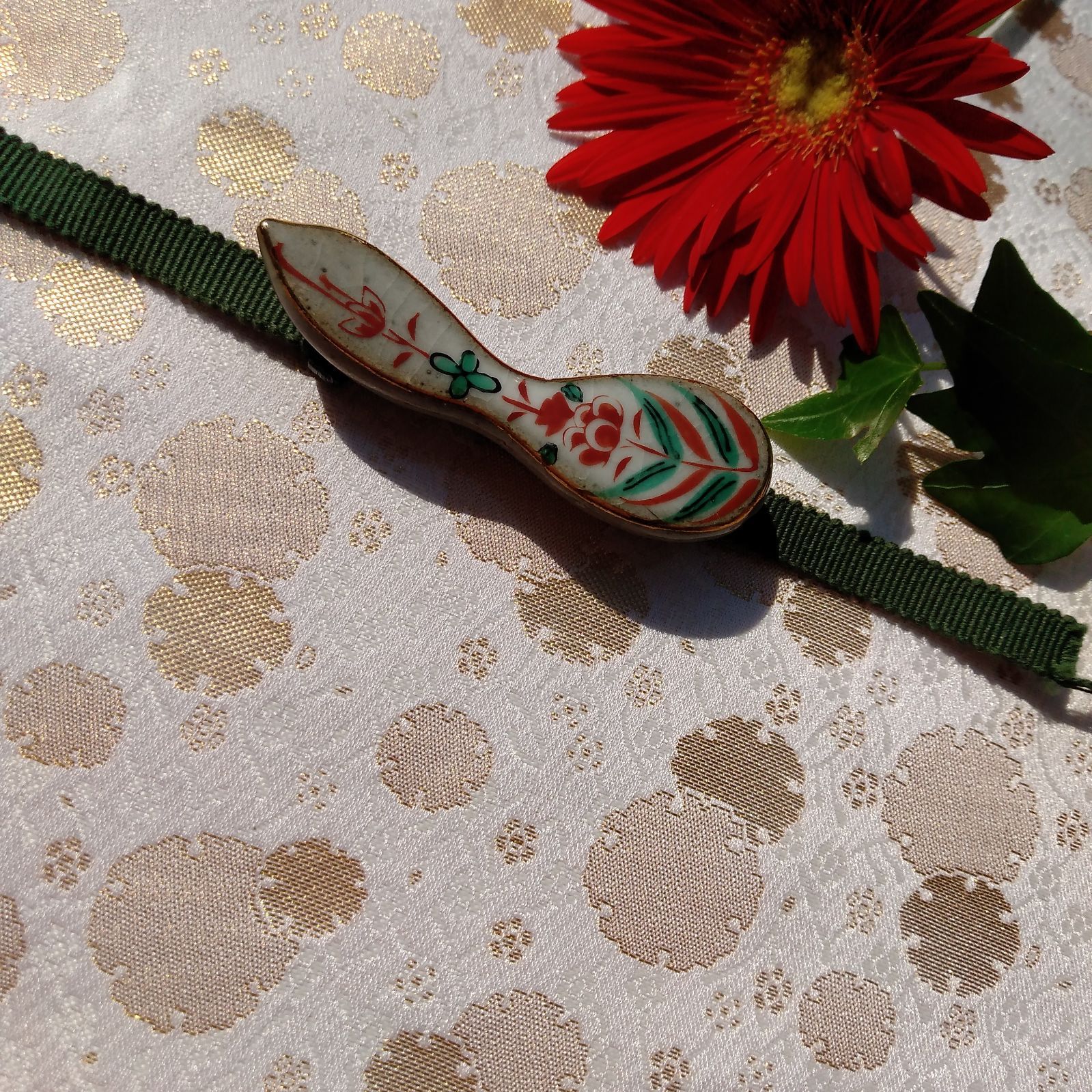 723金彩赤絵瓢箪の帯留め 縁起物 - メルカリ