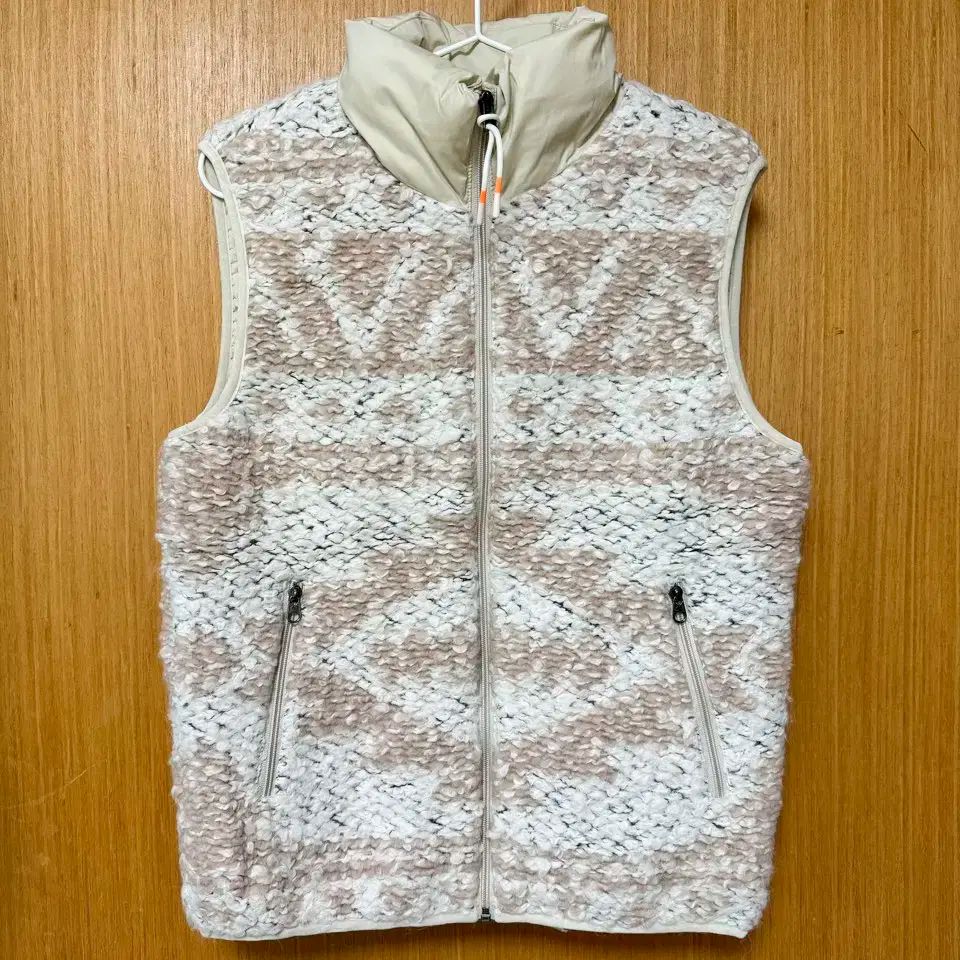 KOLONSPORT コーロンスポーツ ソッソッサンフェ ノルディック パターン ダウン ベスト ベージュ 90