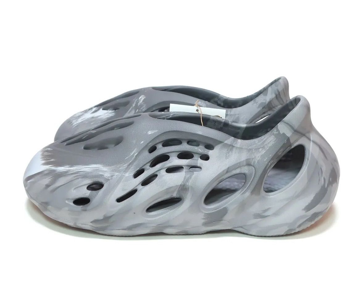 アディダス　YEEZY FOAM Runnerアディダス YZY 27.5 Mens Size 11 US - Adidas Yeezy Foam Runner “Mineral Blue