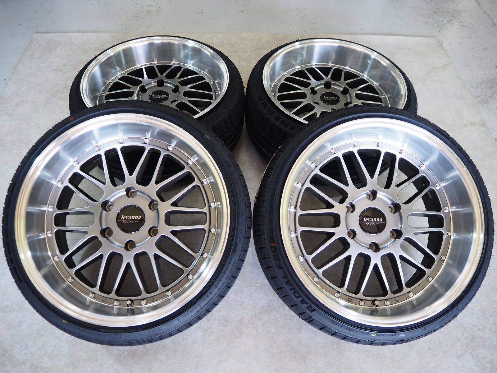 カスタムサイズ 深リム 19インチ 9.5J+8 ハイエース 225/35R19 - メルカリ