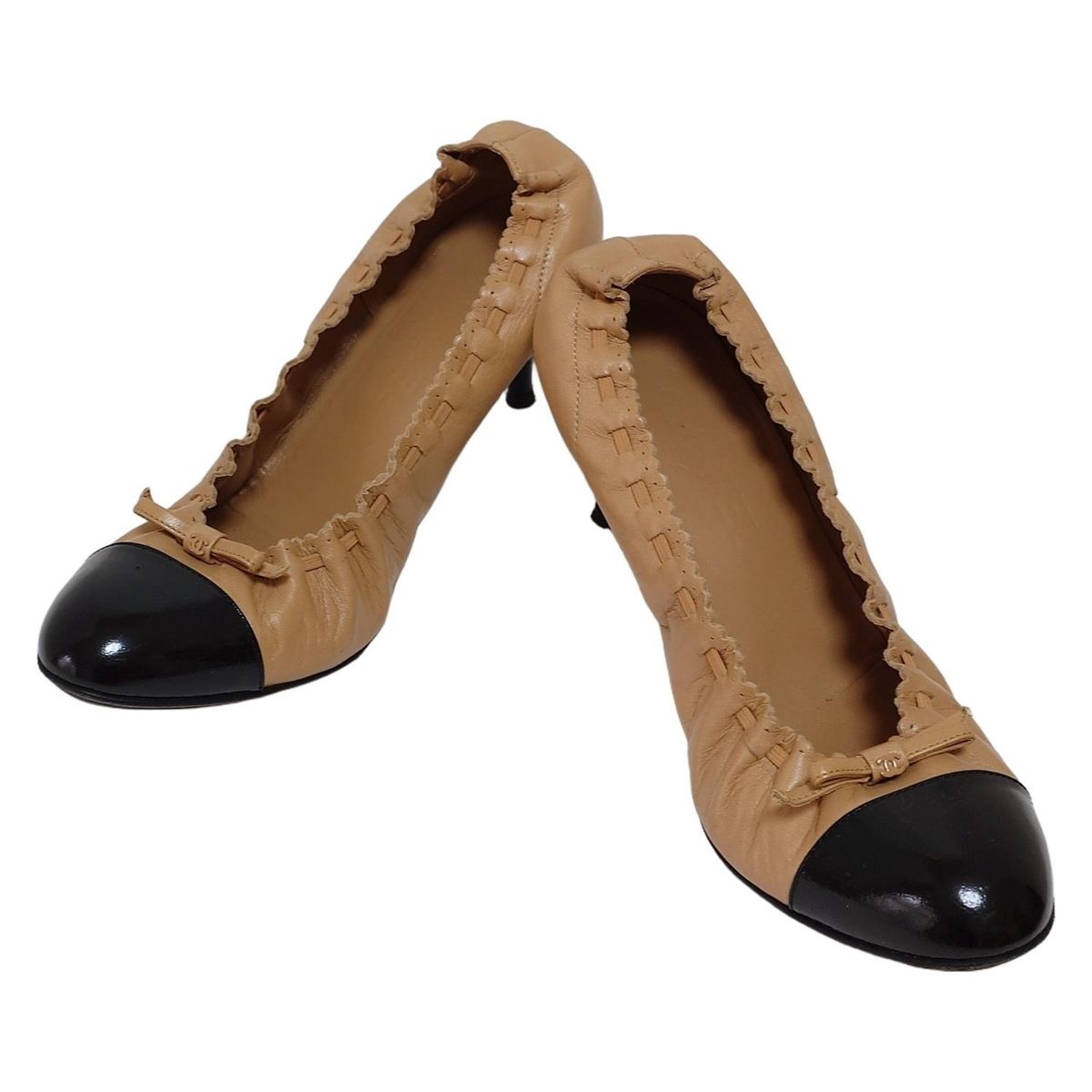 CHANEL(シャネル) パンプス 38 1/2 レディース - ライトブラウン×黒  