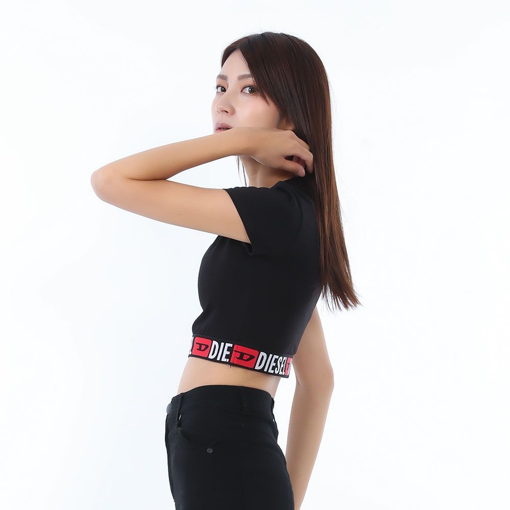 新品DIESEL ディーゼル A18273 0NJAP irma-d-core クロップド Tシャツ