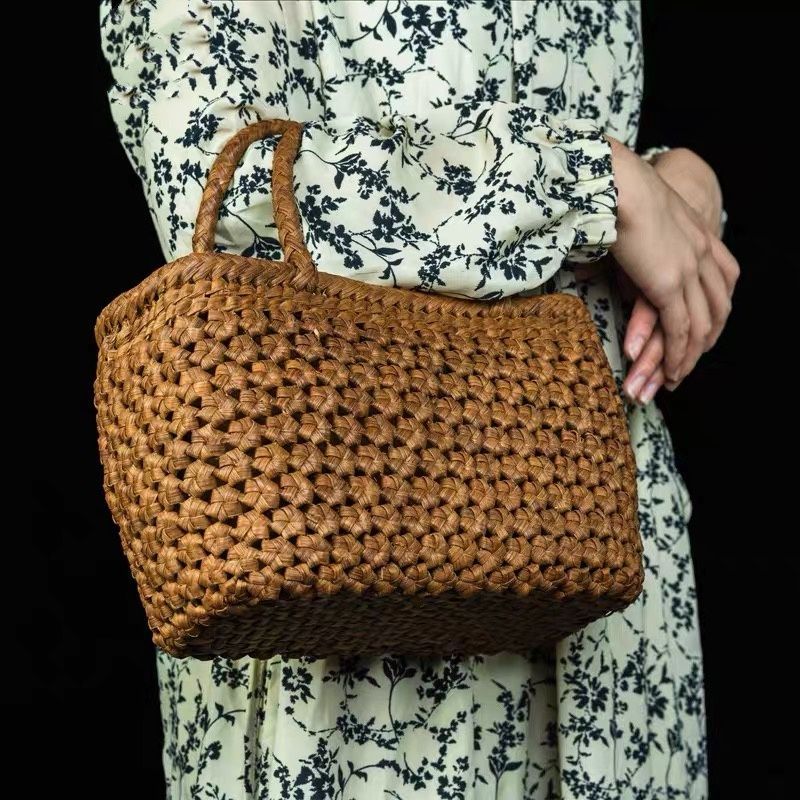 【未使用品】山葡萄かごバック 手作り　現品発送 極美品・新品未使用】山葡萄かごバッグ 職人手編み 高級感漂う