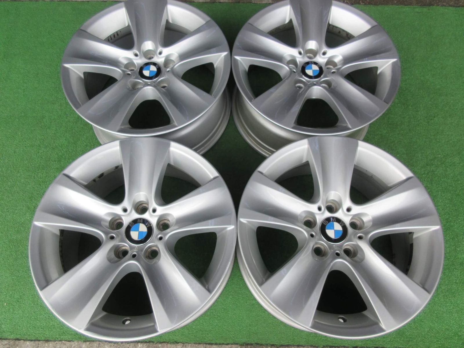 ＢＭＷ Ｆ系５シリーズ純正ホイール 8J-17 5H120 30 72.6パイ お探しの方是非いかがですか