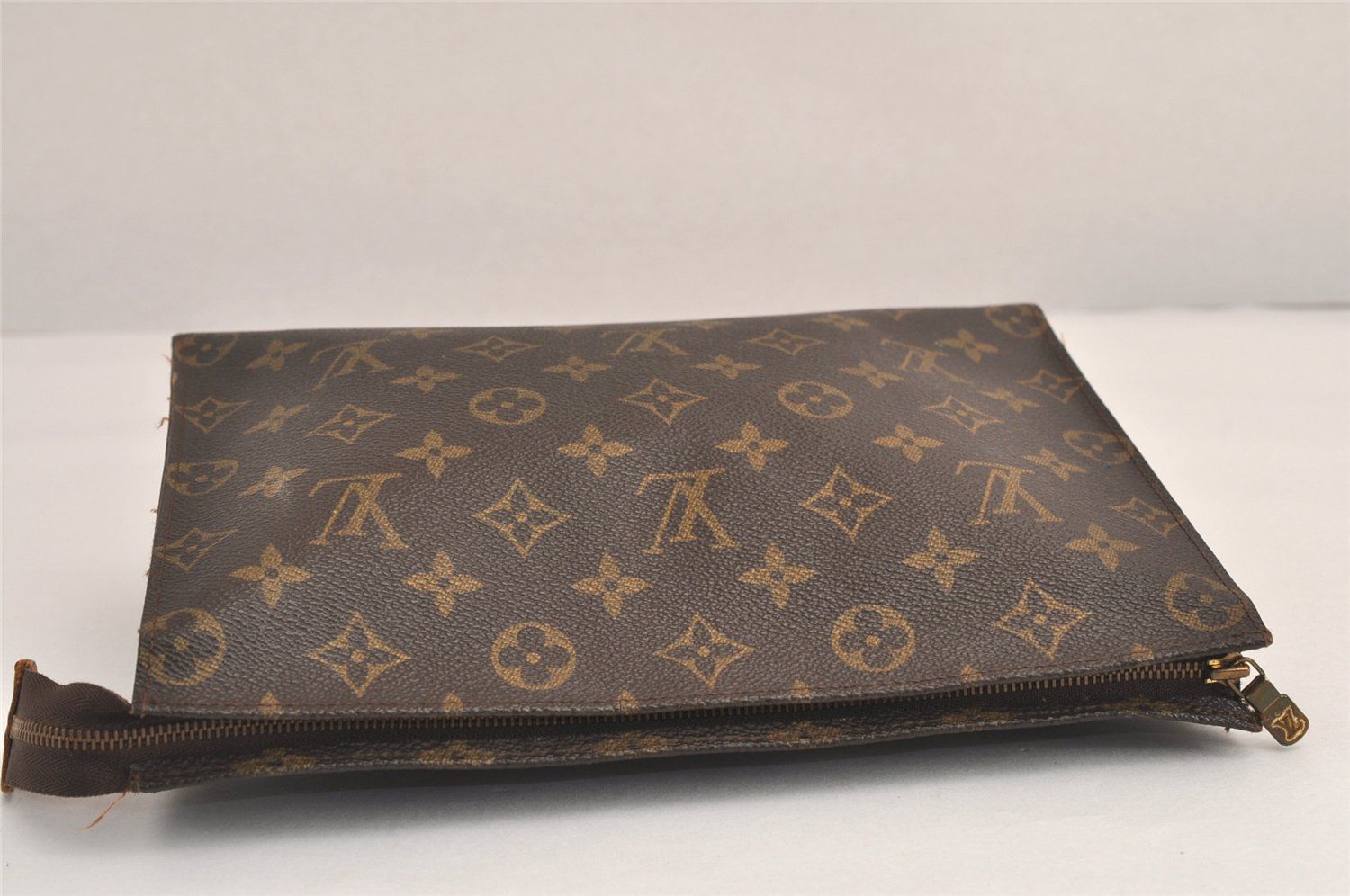 VUITTON ルイ