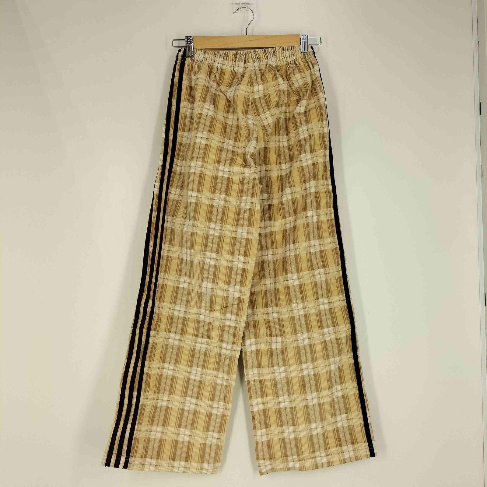 コーデュロイタータンワイドレッグパンツ/ adidas Originals Amazon.co.jp: [アディダス オリジナルス] コーデュロイ