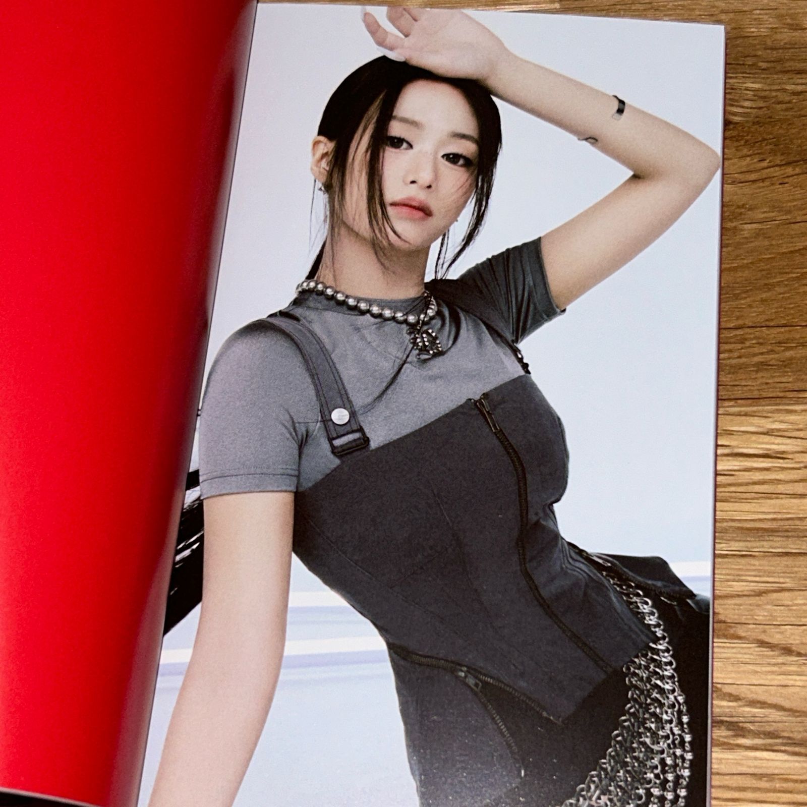 BABYMONSTER アヒョン　直筆サイン BABYMONSTER アヒョン 直筆「BABYMONS7ER」YG TAG ver. - メルカリ