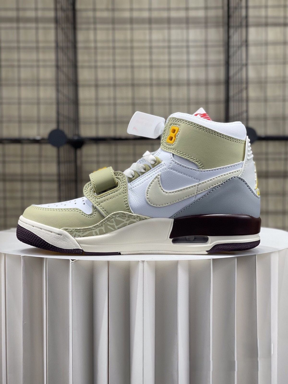 ナイキ JORDAN LEGACY312 27cm 新品未使用　箱無　別箱 箱無値引27cm 新品未使用タグ付き【NIKE 】エアジョーダン