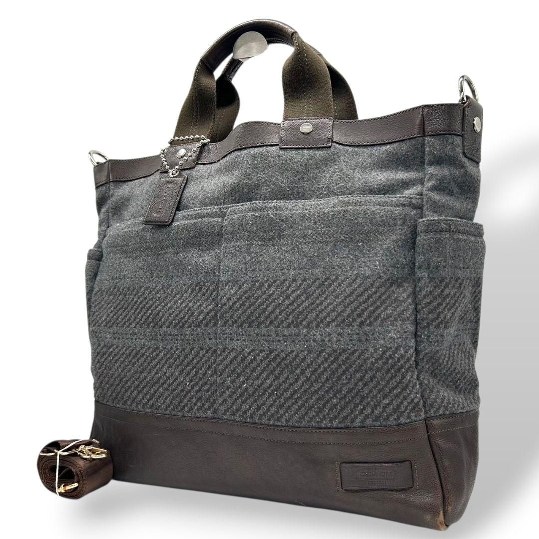 極美品】COACH コーチ トートバッグ 肩掛け チャーム付き A4収納可能