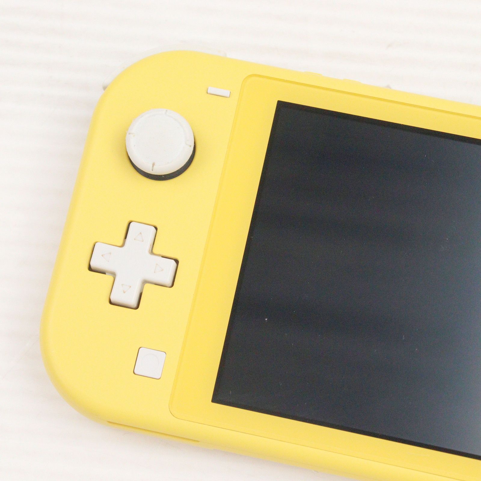 本体) Nintendo Switch Lite(ニンテンドースイッチライト) イエロー