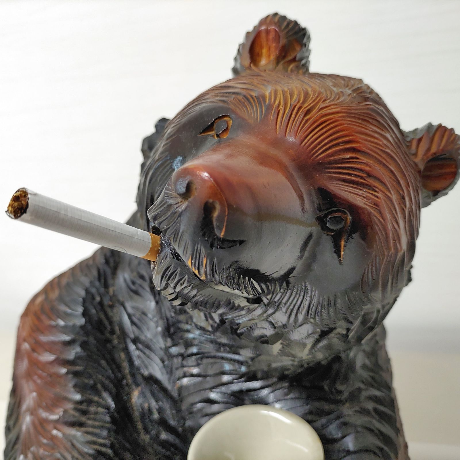 珍品】木彫り熊・酒タバコ・のんべい熊・置物・北海道工芸品・No