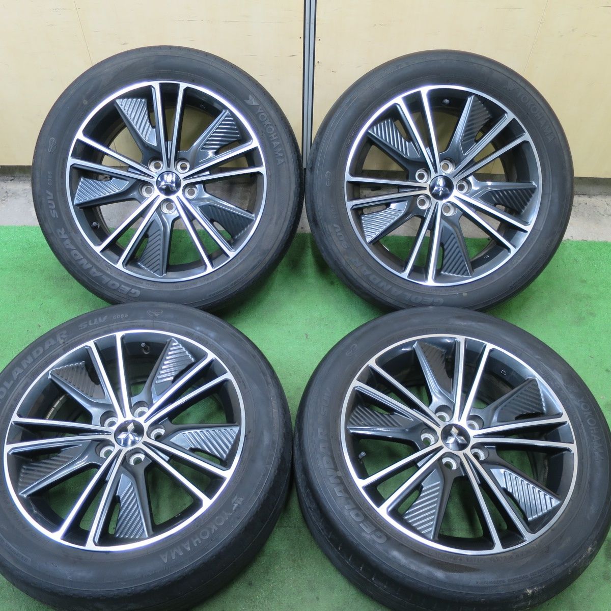 ☆深リム②☆デリカD5　シャモニー　タイヤホイール 新車外し 美品】ミツビシ デリカ D:5 シャモニー コンプリート