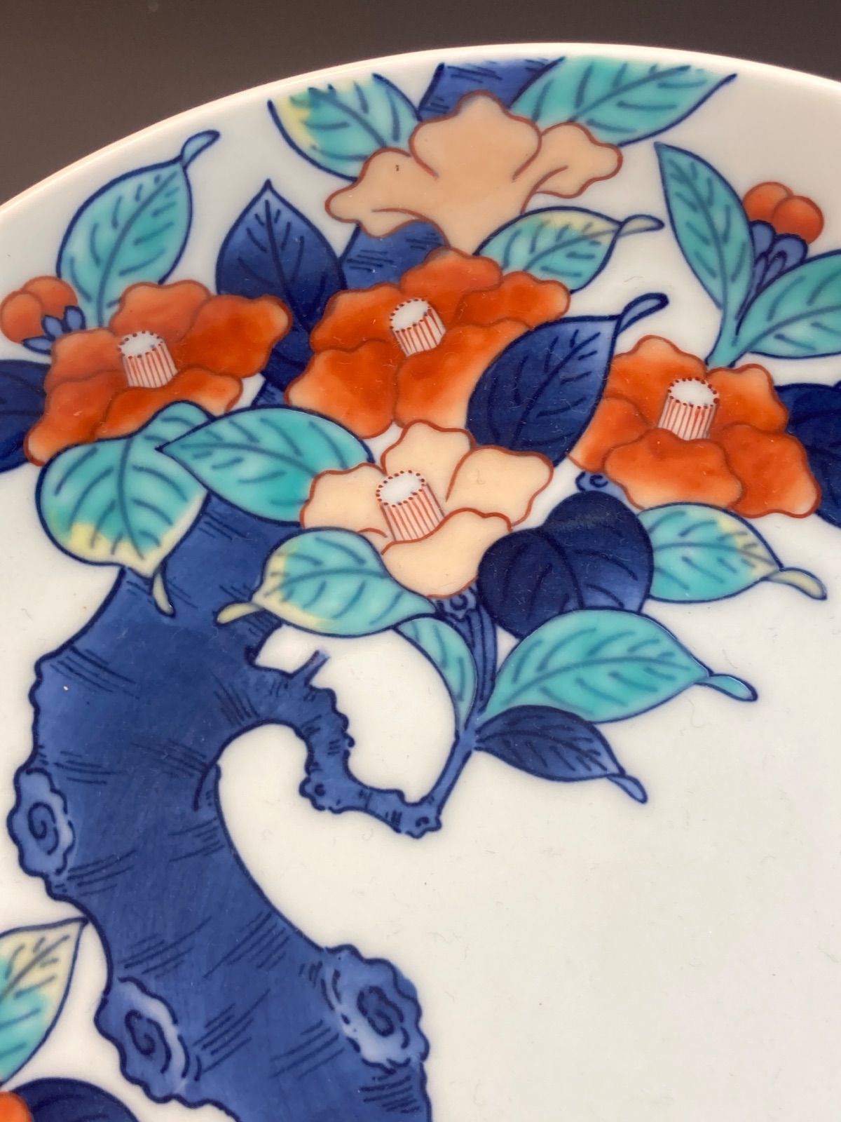 道悦 作 色鍋島椿文七寸皿 共箱 - メルカリ