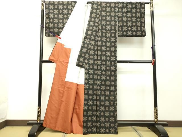 平和屋着物○希少 本場大島紬 龍郷絣 舞花文 正絹 逸品 DAAR4466tw  