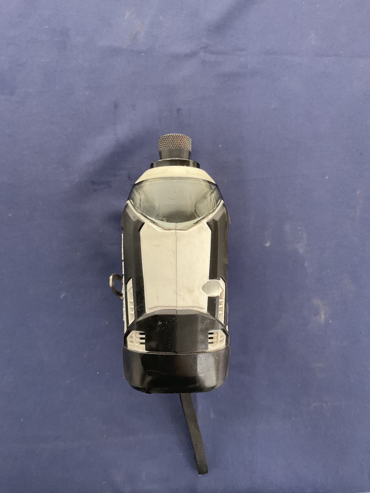 コードレスインパクトドライバー