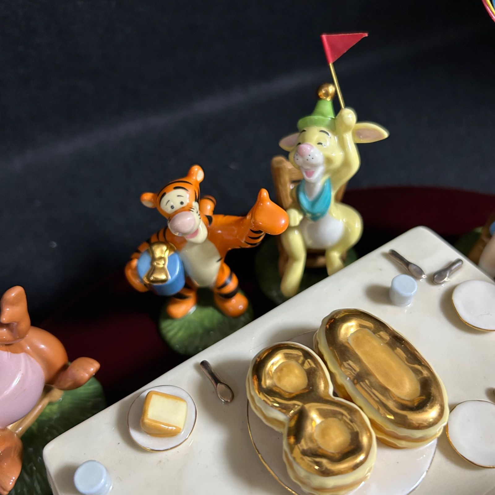 加藤工芸 ディズニー くまのプーさん 80周年記念 フィギュア シリアルナンバー 加藤工芸 ディズニー くまのプーさん 80周年記念 フィギュア